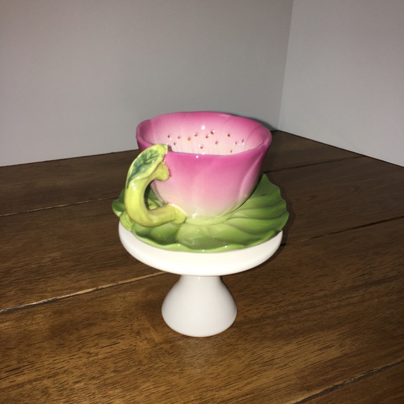 Tea Time Floral Ceramic Teacup & Saucer - Picture 4 of 15